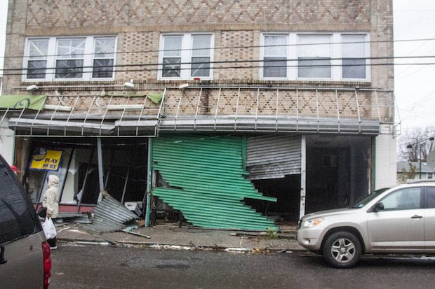 NewDorpBeach's tweet photo. Here’s where I would play Street Fighter 2, eat chicken parm sandwiches, and drink Coke. https://t.co/6bQdZ8eHm5