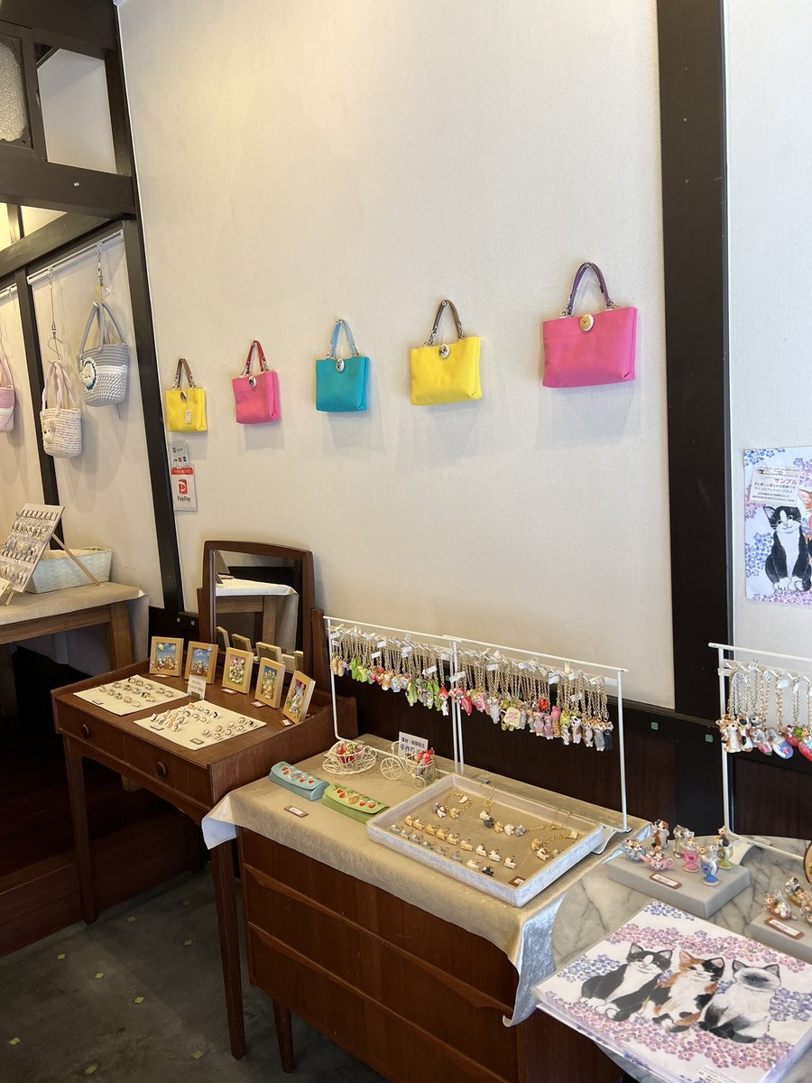 kobako11_'s tweet photo. 浅草『かわいいがいっぱいワンにゃん展』始まりました
＃犬好き　#猫好き  は是非お立ち寄り下さい🐕🐈

7/28〜30   11時〜18時
最終日は16時迄
⚠️29日は花火大会の為早めにお越しくださいね🎆 https://t.co/hszE3Wzemy