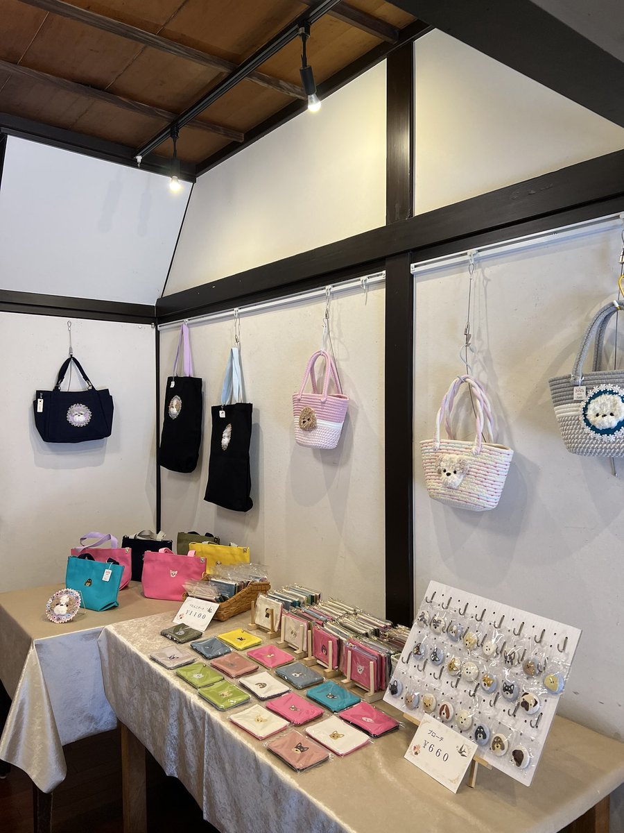kobako11_'s tweet photo. 浅草『かわいいがいっぱいワンにゃん展』始まりました
＃犬好き　#猫好き  は是非お立ち寄り下さい🐕🐈

7/28〜30   11時〜18時
最終日は16時迄
⚠️29日は花火大会の為早めにお越しくださいね🎆 https://t.co/hszE3Wzemy