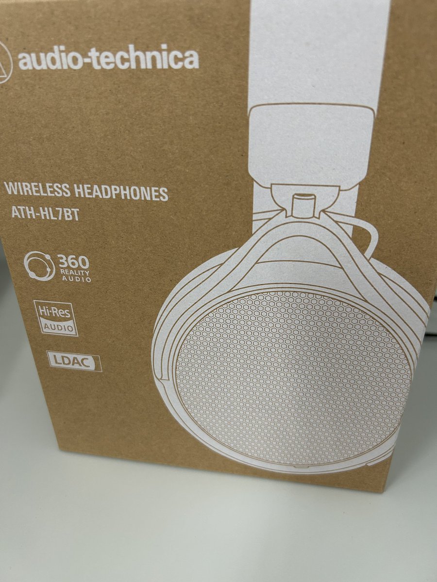 SgurYowie's tweet photo. 今までイヤホンばかりだったので
初めてヘッドホン買ってみた

イヤホンが密閉型なのでヘッドホンは解放型にした
でBluetoothだと値段的にオーディオテクニカ一択だけど大満足

#オーディオテクニカ
#ATH_HL7BT
#ワイヤレスヘッドホン https://t.co/fdeUNimmbO
