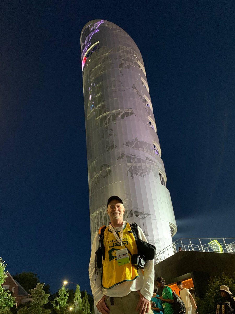 olympustrack's tweet image. Look who we found in Eugene, Oregon @usatf Junior Olympic Nationals! The Nerd! @PrepRunningNerd @usatfnebraska @TrackTownUSA