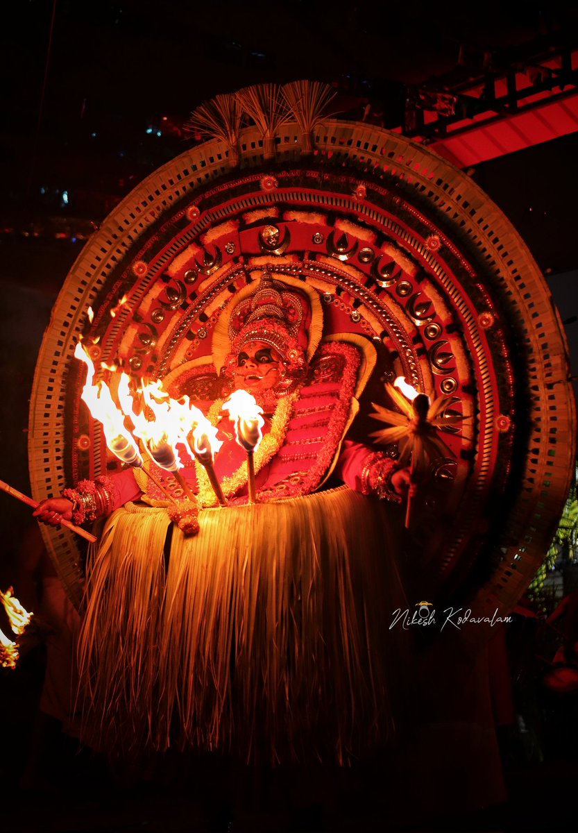 nikeshkodavalam's tweet photo. Theyyam

#theyyam
#Kerala https://t.co/4aqLu2S8cw