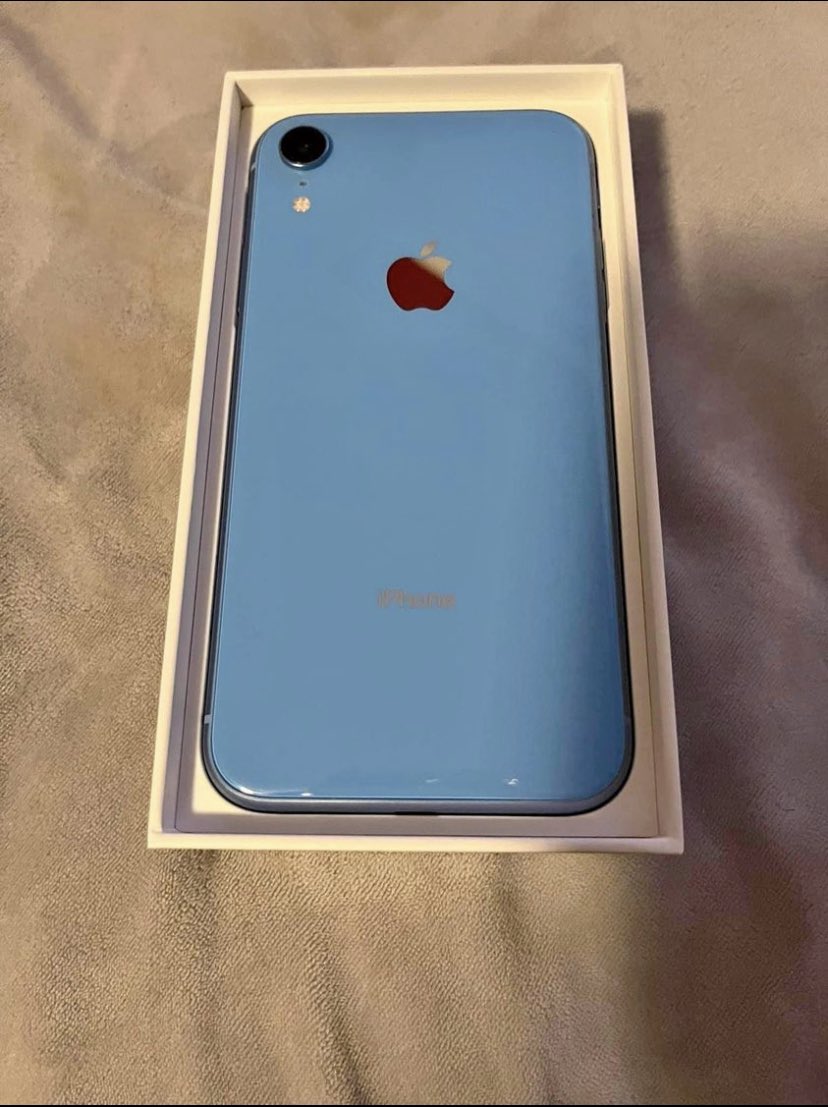 hoIycIyden's tweet photo. wts lfb iphone xr

— iphone xr 64gb
— 82% bh
— has minor dents above but doesn’t affect the performance
— all are working, true tone &amp; face id
— never been repaired
— 8.5k price (could still lower if sure buyer)
— can ship the phone right away

t. iphone xr iphone apple 10r https://t.co/aAbjVIGQ2Q