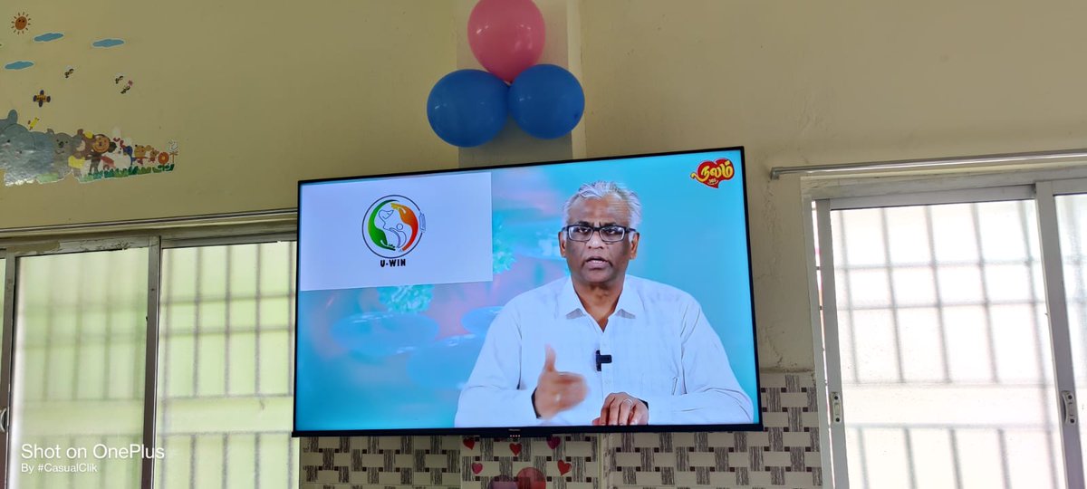 IPHPME's tweet photo. பூவிருந்தவல்லியில் உள்ள நகர்ப்புற சமுதாய நல மையத்தில் குழந்தைகள் மற்றும் பெற்றோர்களை கவரும் வகையில் தடுப்பூசி மையம் அமைக்கப்பட்டுள்ளது. மேலும் மக்கள் விழிப்புணர்வு பெறும் வகையில் துறையின் நலம் - 365 காணொலிகள் ஒளிபரப்பப் படுகின்றன. #Healthforall #IPH. https://t.co/nZi4llKrN4