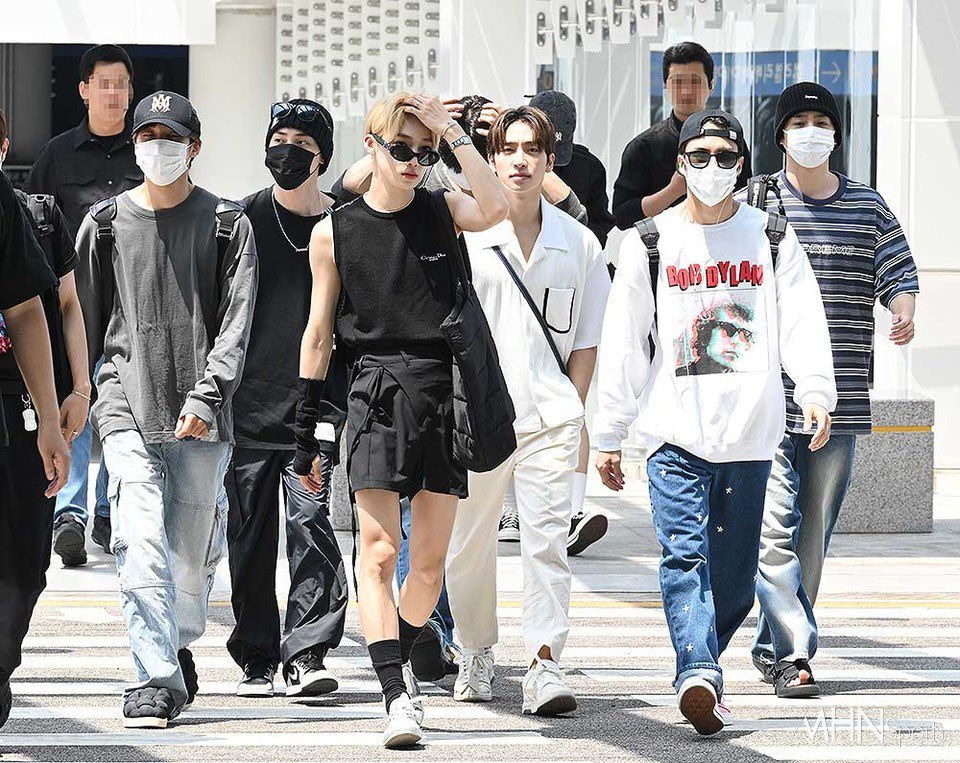 eternallyksw's tweet photo. [📸] 230728 #THEBOYZ at Incheon Airport off to Jakarta for Zeneration

#더보이즈 @WE_THE_BOYZ https://t.co/4wnaErW0F6