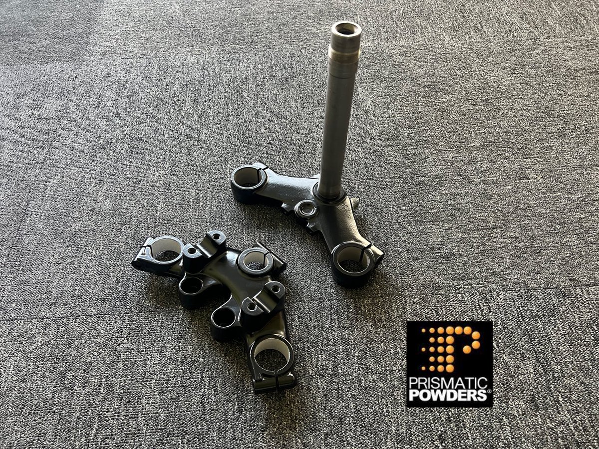 rt_base67's tweet photo. #prismaticpowders
#semiglossblack
#カワサキバイク 
#kawasaki 
#z1f 
#z1
#ハンドルステム
#アールティーベース https://t.co/MwNpiQG6dt