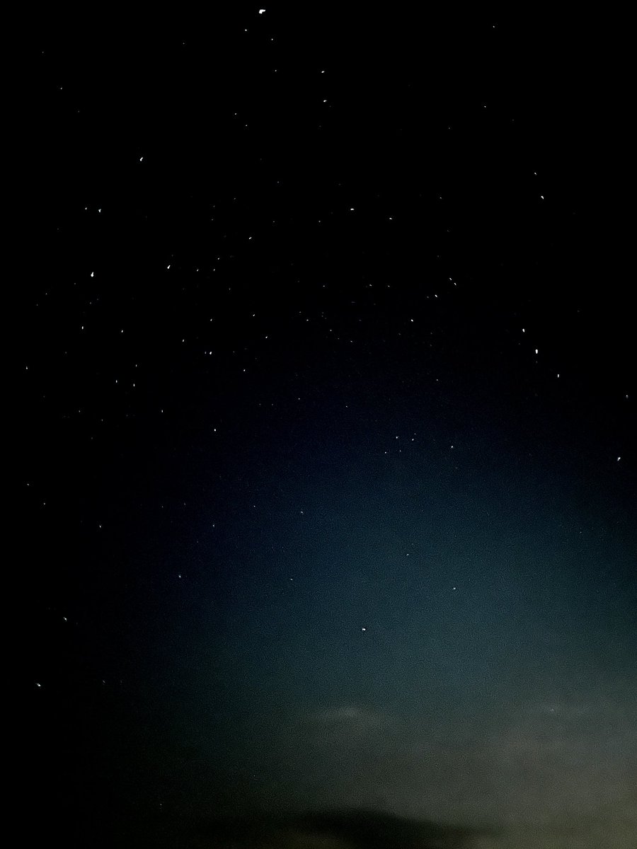 yui01aif's tweet photo. ばーちゃんちのベランダから撮れた夜空
ばーちゃんち星本当綺麗だから来るたび見てる
加工ってすごいね https://t.co/zLntKtXNI5