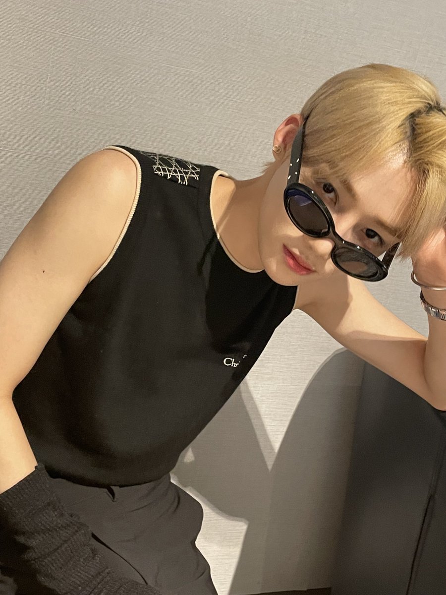 WE_THE_BOYZ's tweet photo. 조심히 다녀올게용🖤
#NewShot https://t.co/g71waLmtPw