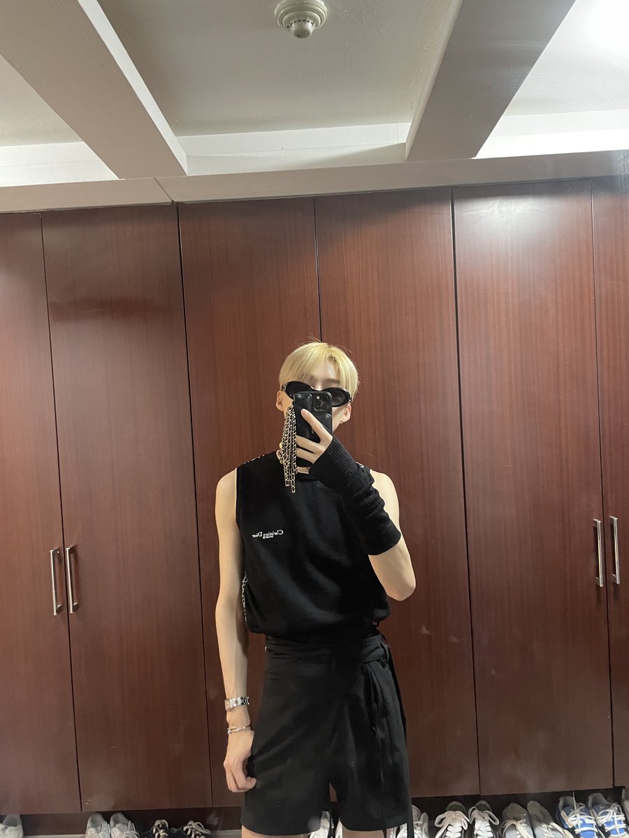 WE_THE_BOYZ's tweet photo. 조심히 다녀올게용🖤
#NewShot https://t.co/g71waLmtPw