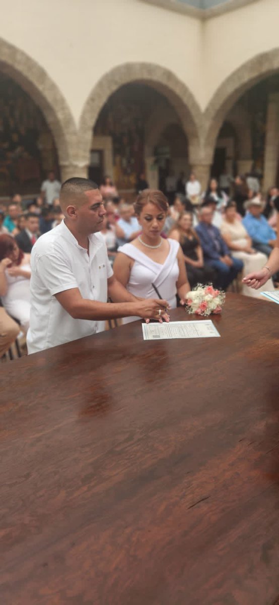 RcivilCoahuila's tweet photo. El día de hoy en coordinación con el Dif Saltillo celebramos la unión de 23 parejas en matrimonio, dando con ello legalidad a su vida en familia. ¡Enhorabuena! https://t.co/1E2Yciio3k