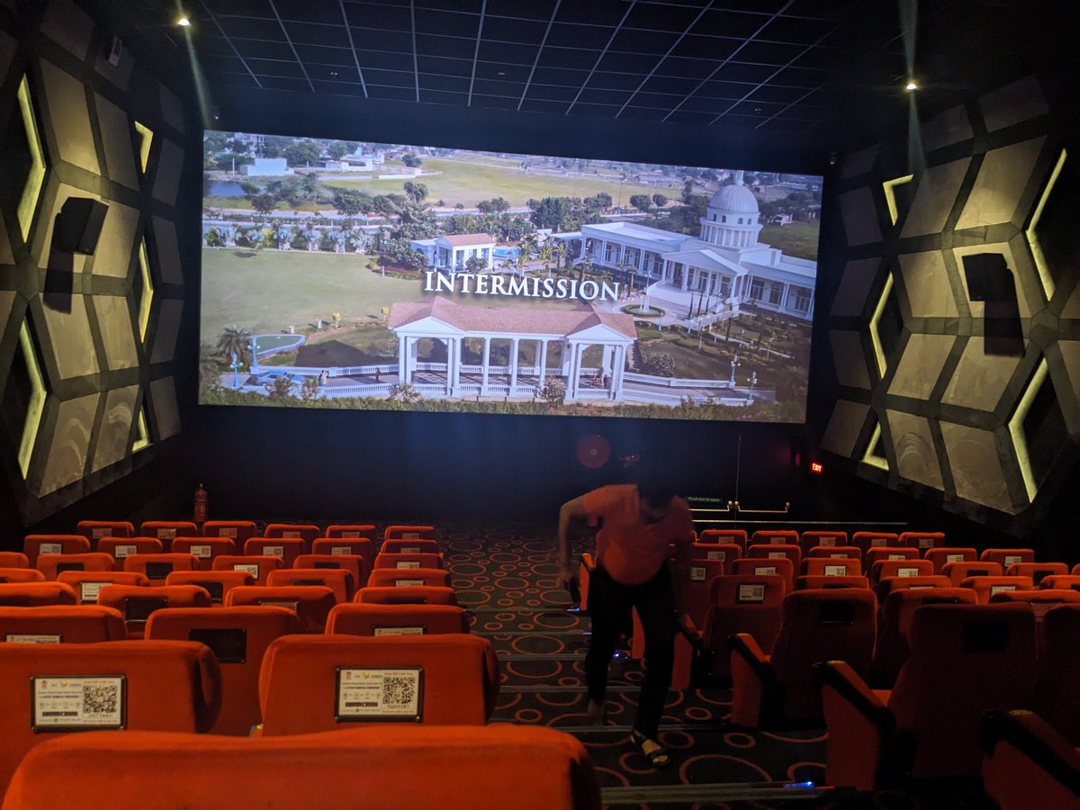 shekharladneral's tweet photo. @kamaalrkhan Ha Bhai bahut housefull Show hai morning ka mushkil se hum 6 log hai Mumbai ke theatre mai 
Rocky rani aur krk ki kahani https://t.co/xPDR4zrqte