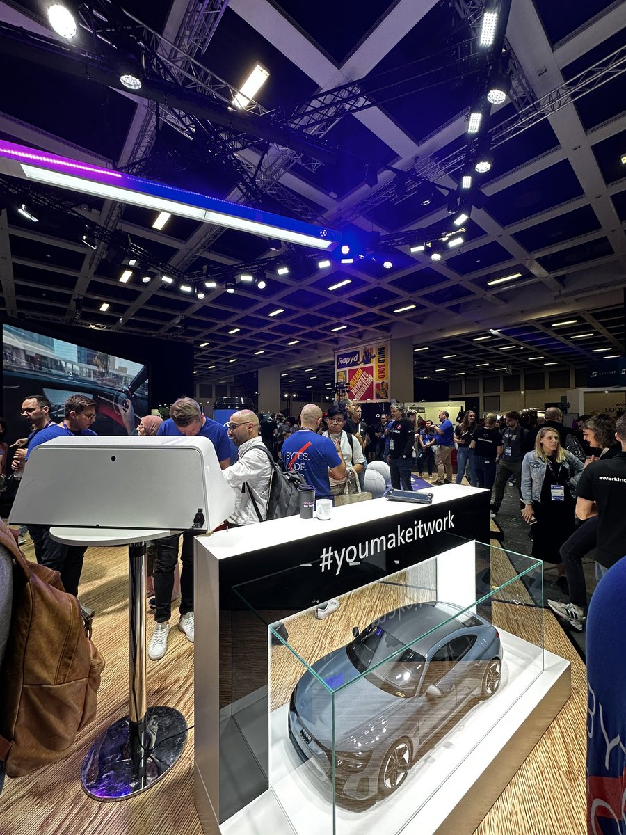 hejsfj's tweet photo. The first day at the @WeAreDevs conference has been a blast 👨‍💻👩‍💻. 

I met my fellow colleagues at @cariad_tech and had great exchanges around the future of the developer experience as well as the various next gen tools related to it. 

#developbigthings #berlin #youmakeitwork https://t.co/JzBenDfAy3