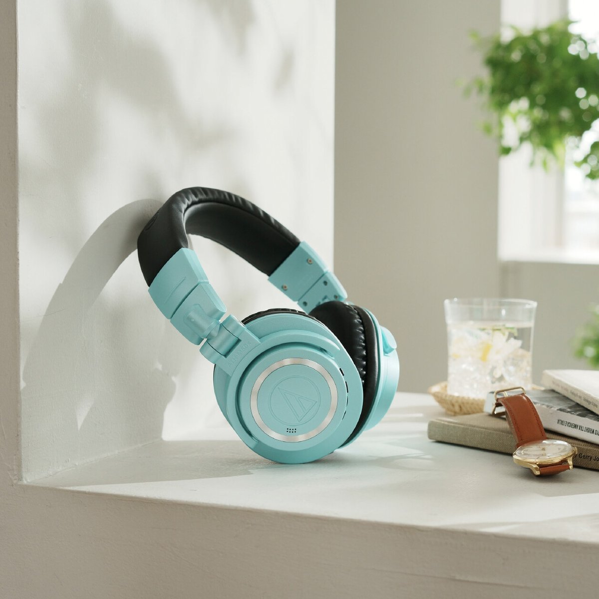 AudioTechnicaJP's tweet photo. 画像
ATH-M50x 2023限定カラー 「Ice Blue」発売まであと少し!
💙🧊 #IceBlue
#M50x #M50xBT2 #audiotechnica #オーディオテクニカ https://t.co/KX85hSDPyj