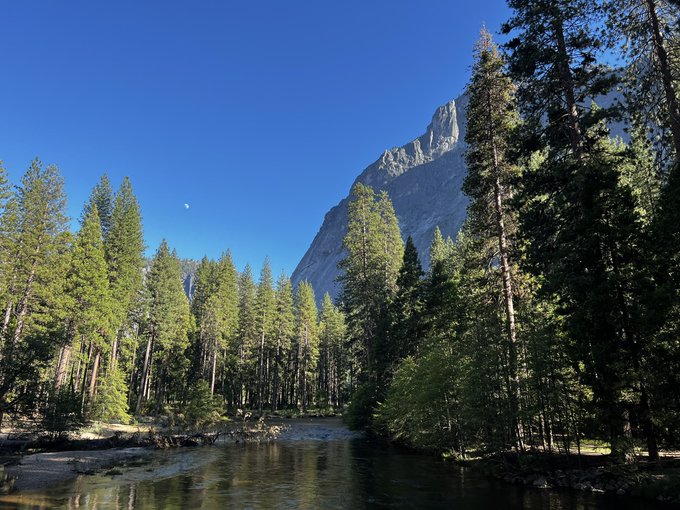 Decompressing in Yosemite. https://t.co/SJjLguwF2l
