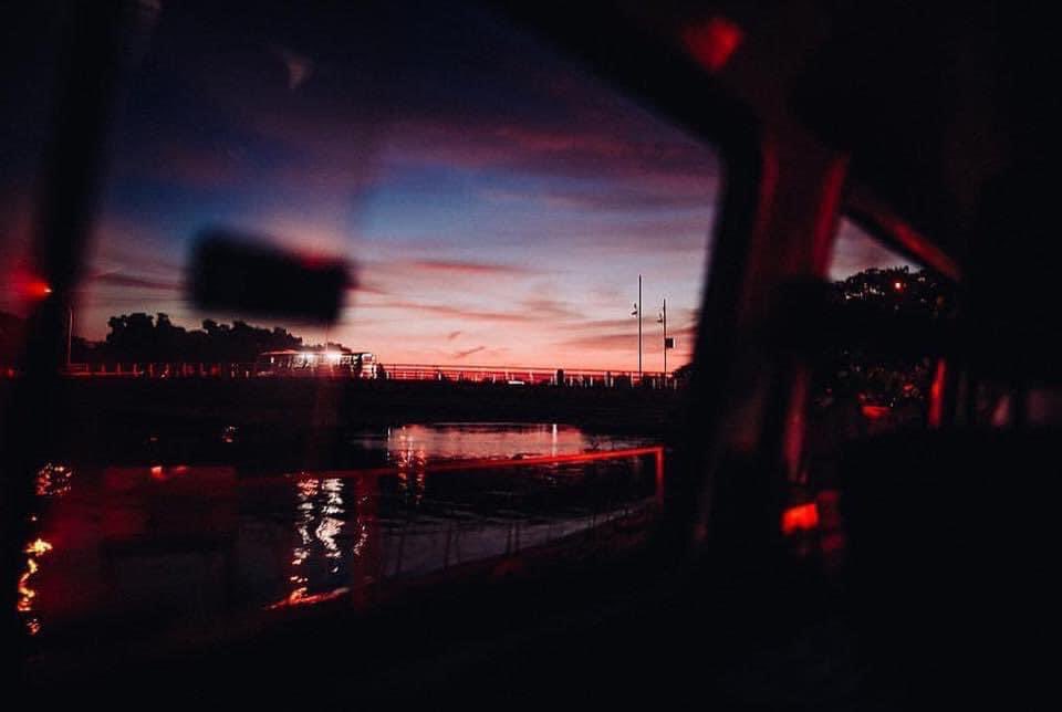 “La maggior parte della gente non muore che all'ultimo momento; altri cominciano e si prendono vent'anni d'anticipo e qualche volta anche di più”

Louis-Ferdinand Céline, Viaggio al termine della notte