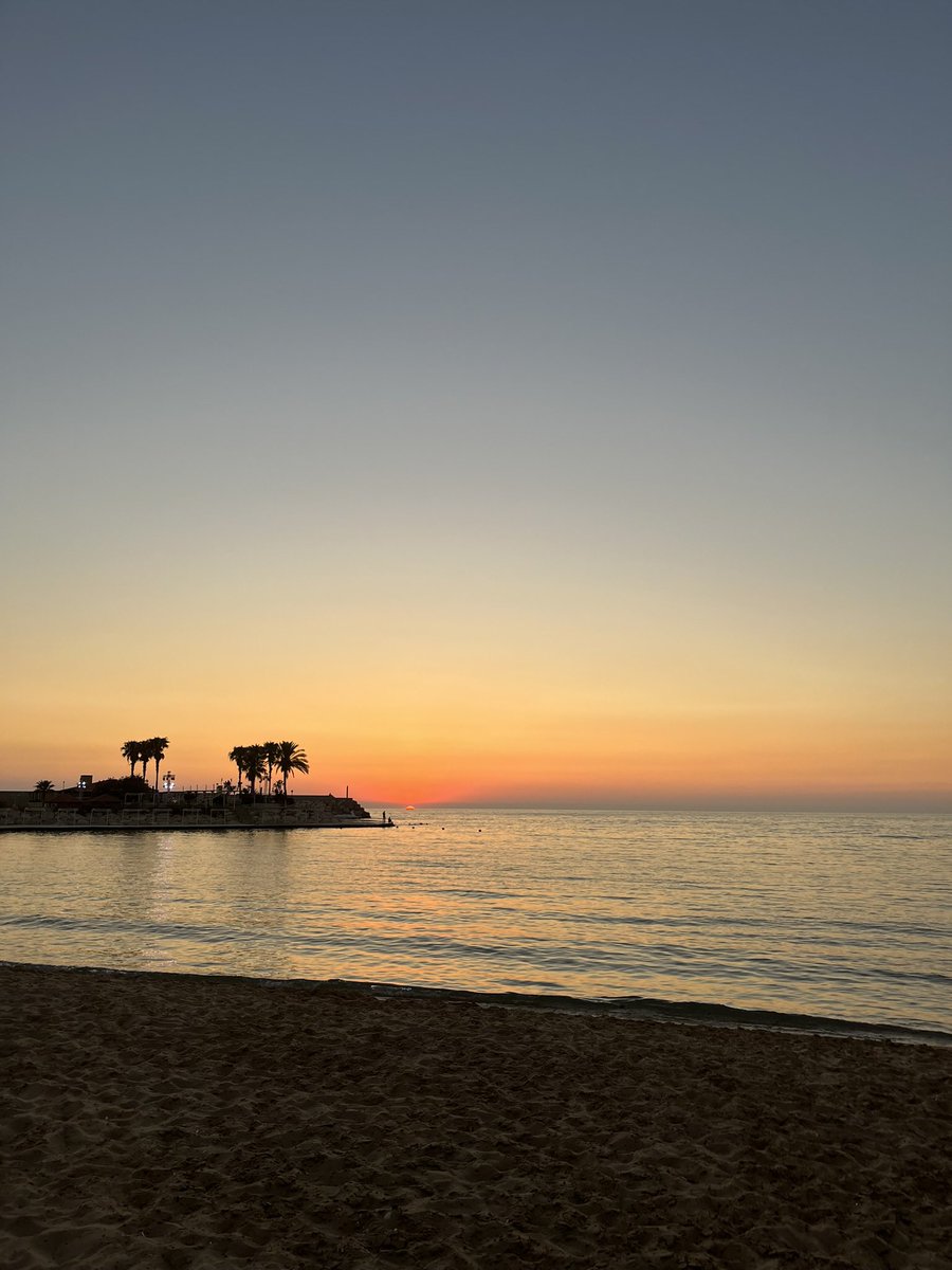 JadKrisht's tweet photo. 7:47 PM - 🌅 https://t.co/HvV7pjo1vn