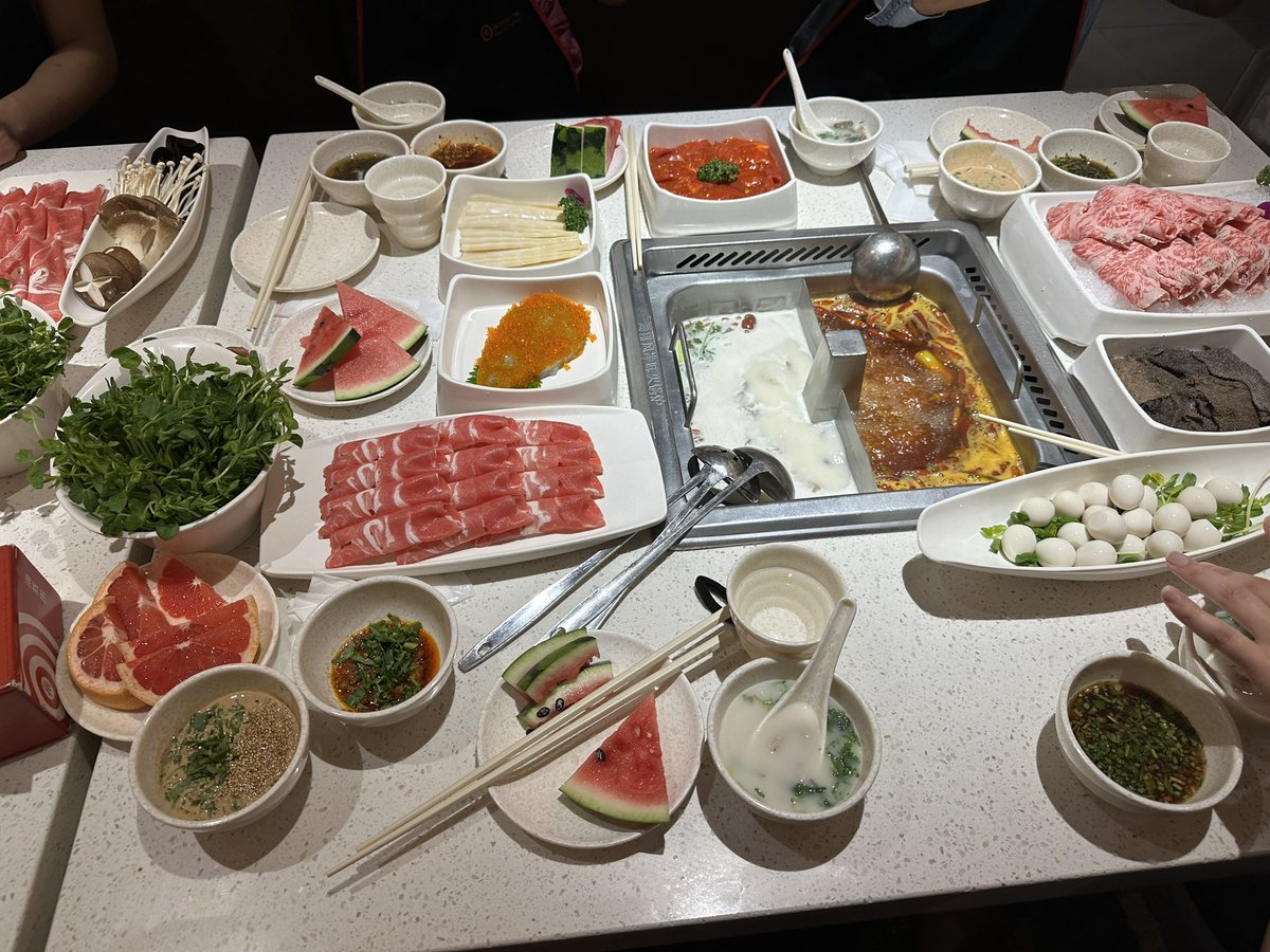wenwenweb3's tweet photo. 海底捞火锅
#betget team building
ご馳走様でした。頑張ります🫡 https://t.co/eyJydahNKB