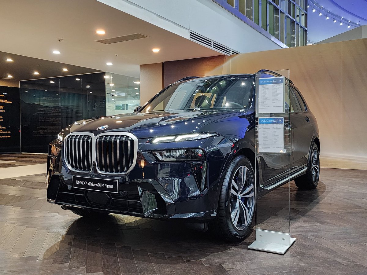 offbvn's tweet photo. BMW X7 giảm giá sâu, BMW X7 2023 chỉ còn hơn 5,5 tỷ
#OFFB #BMW https://t.co/davjpW9Uls