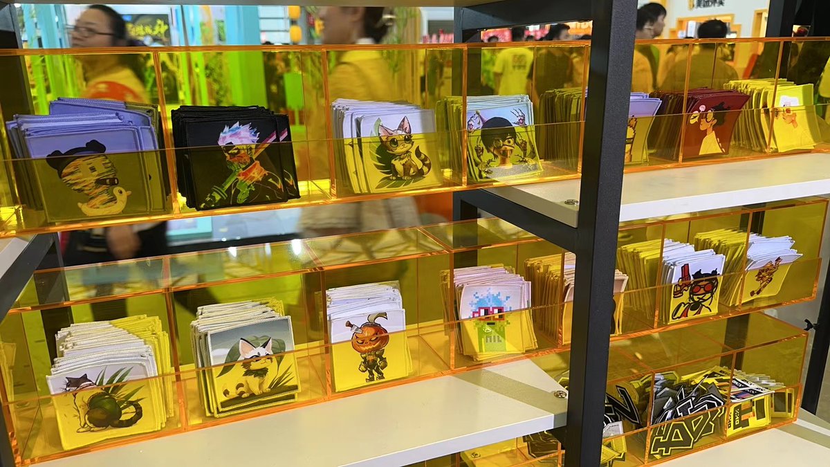 WorldinShadow's tweet photo. 🏄‍Combining NFTs with exquisite real-world goods, aren't you itching to give it a try on-site?
#WIS #chinajoy2023 https://t.co/ZoMXLAWFGo