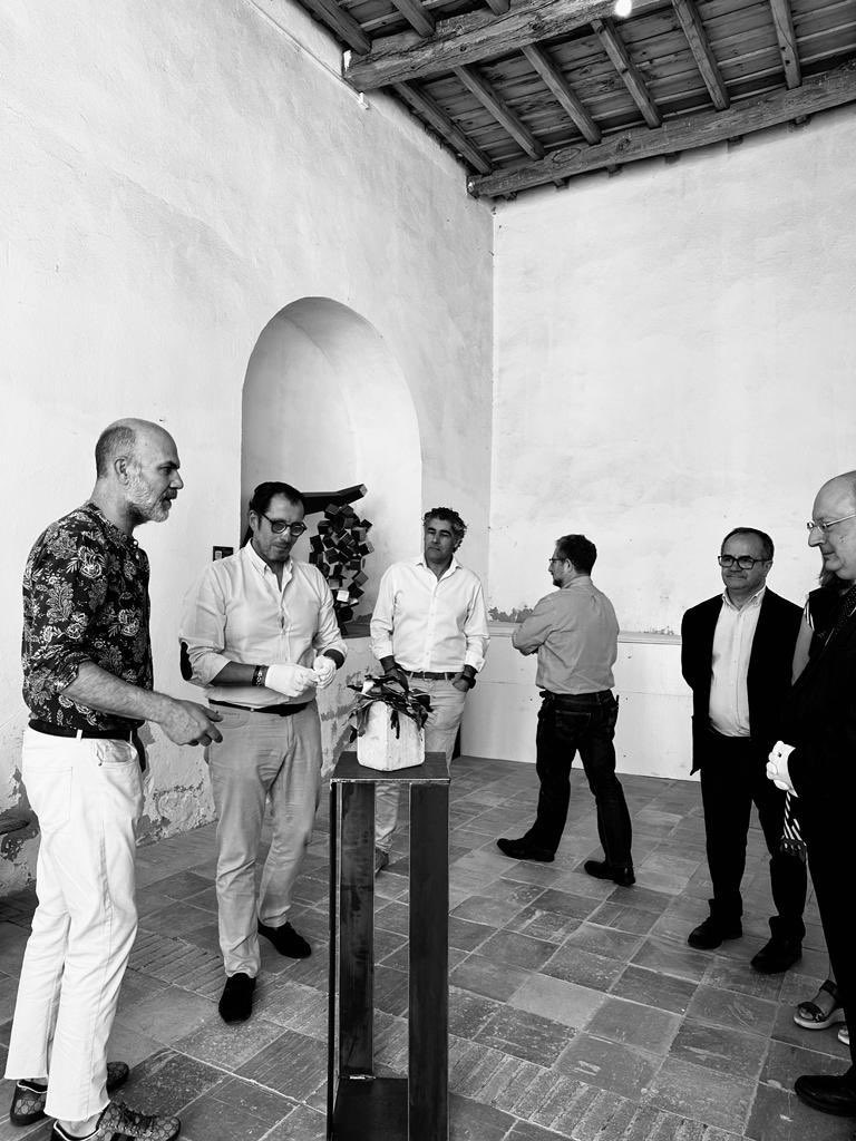Y seguimos recomendando la exposición “Génesis” de <a href="/JulioGalanArt/">Julio Galán</a> … hoy será el marco de la inauguración de nuestra semana cultural <a href="/AytoSimancas/">AyuntamientoSimancas</a>