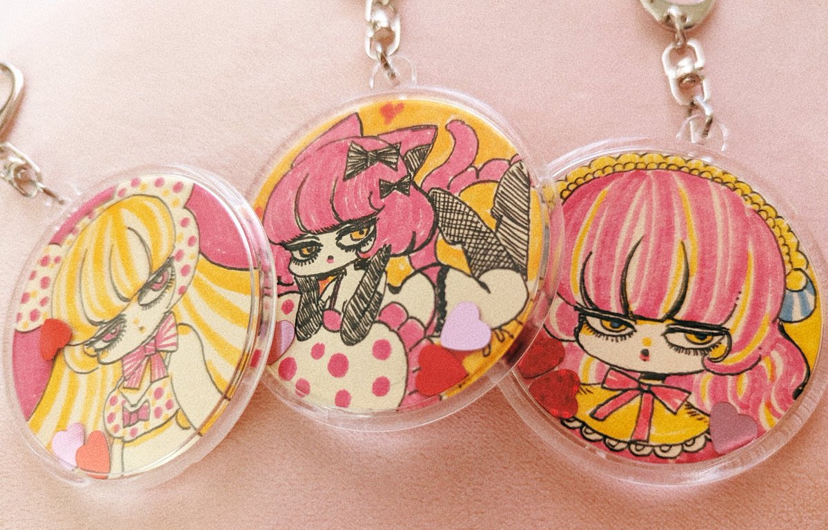 「キーホルダー作った 」|シウ 【画集が発売されました！】のイラスト
