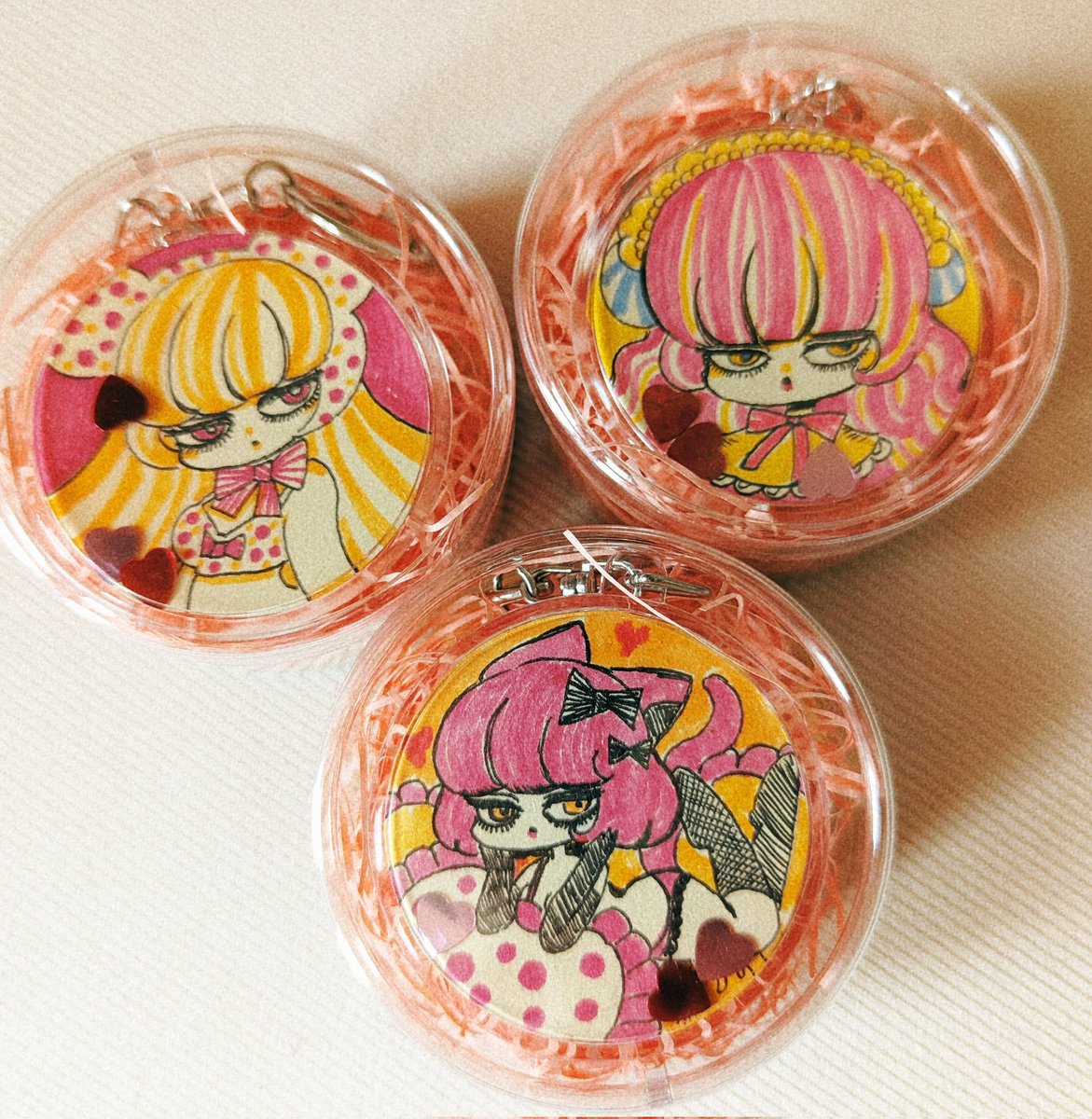 「キーホルダー作った 」|シウ 【画集が発売されました！】のイラスト