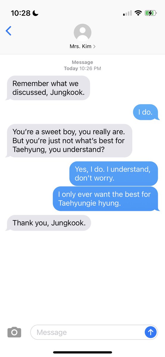 astralsvk's tweet photo. #taekookau where they’ve been in love for 3 years, when Jungkook abruptly breaks up with Taehyung just before his senior year abroad, claiming he fell out of love.

Until Taehyung shows up at his door, a continent away. “Fell out of love? You think I don’t know you? You’re mine.” https://t.co/vLTQbQw9bI
