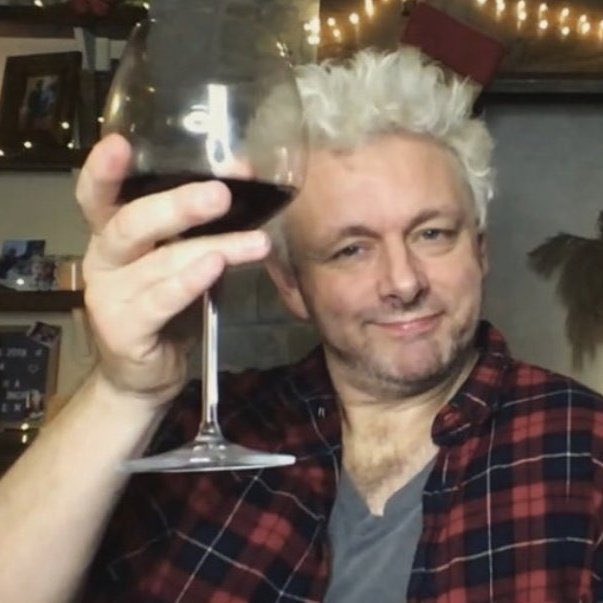 hellaleg's tweet photo. me at the start of good omens 2 vs the end 

#GoodOmens2 #GOS2Spoilers https://t.co/lWkesw2BMI