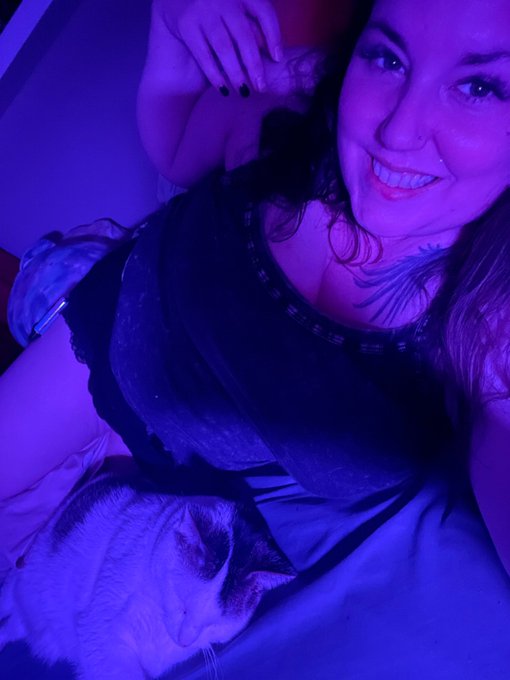 Good night! 💋 https://t.co/fBg4W0rgT5<a href="/tag/newprofilepic"class="tags"><span>#newprofilepic</span></a>