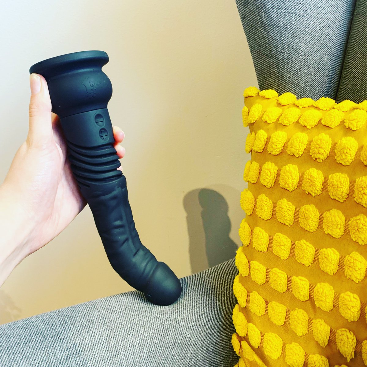 PrincessPreview's tweet photo. The @VelvetBrands Teddy XL is here!

One lucky winner will be taking home a copy of this very soon, but first it’s my turn! I’m already wow’d by its abilities, which include a bendable shaft &amp; a 2.5” extension at a rate of 128 strokes p/m 👏

Only a few days left to enter! 🧵 https://t.co/93x9TmKITC