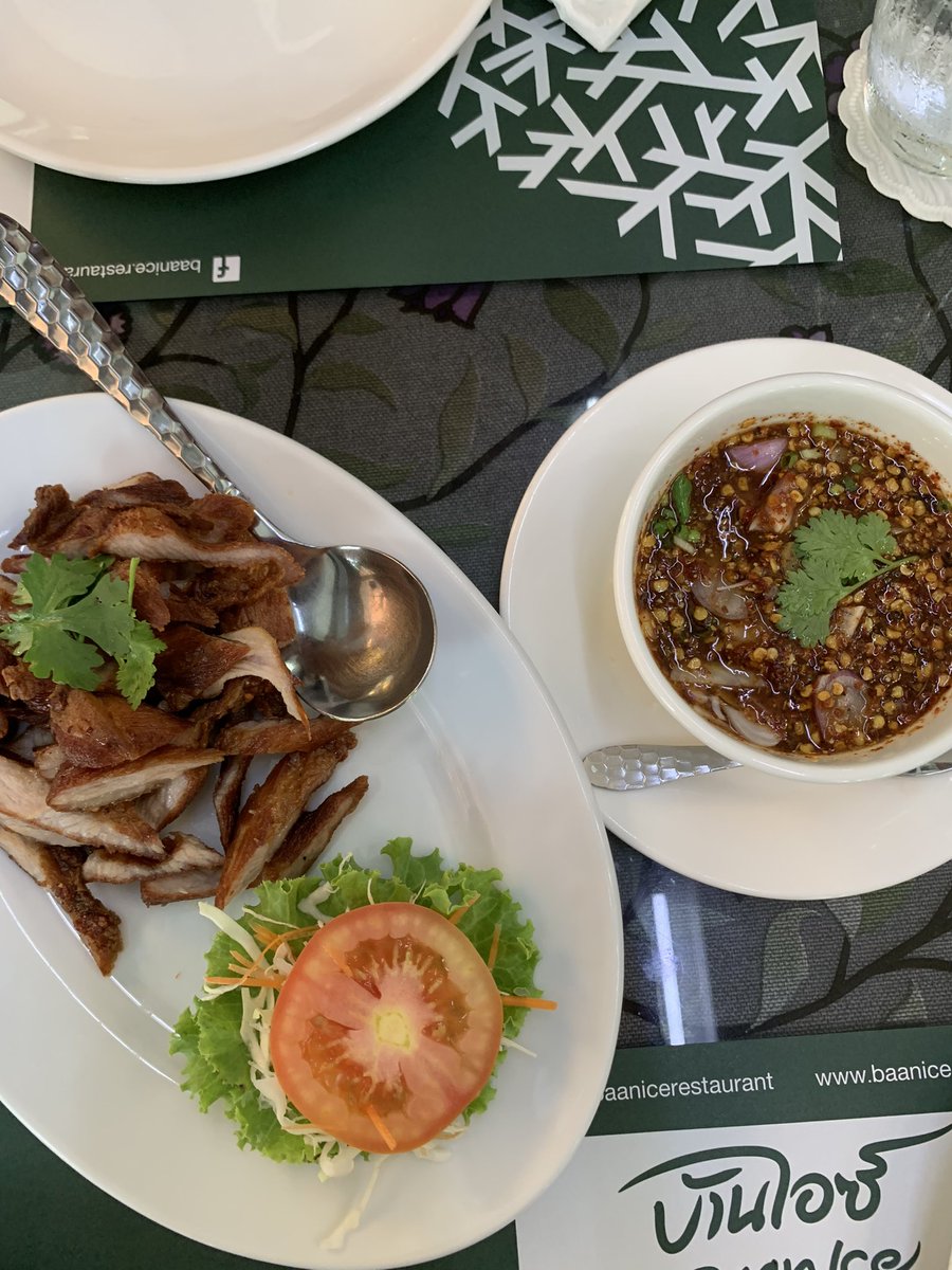 naraya_store's tweet photo. タイ人御用達レストランのバーンアイスはいつ来ても美味しい。#thai #restrant #baanice #bangkok https://t.co/Q9824fXeEF