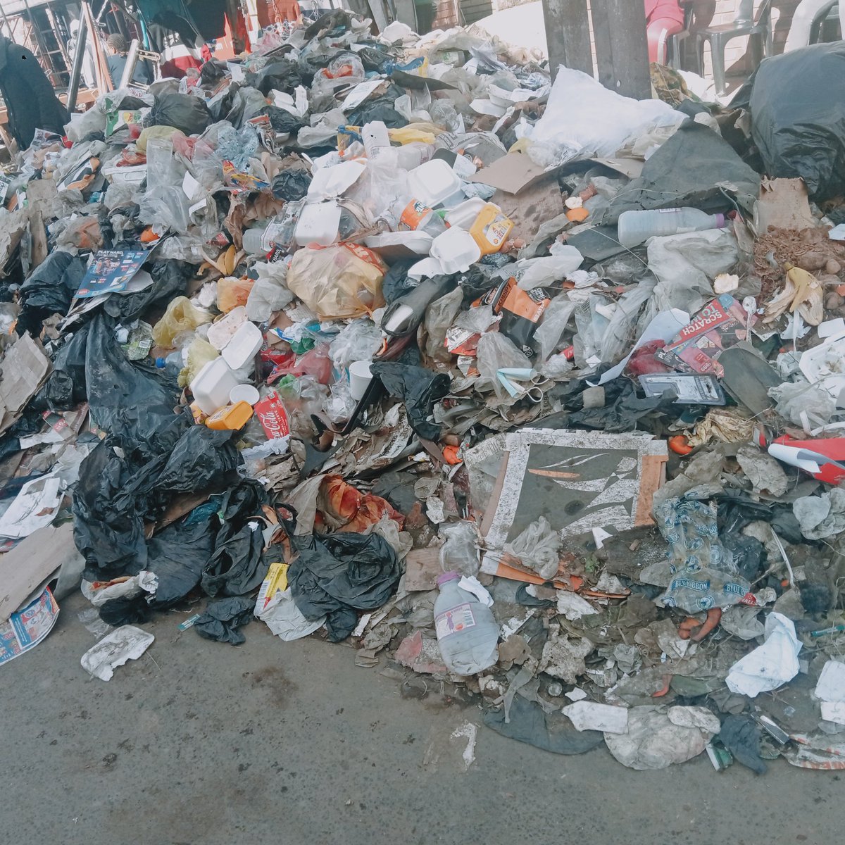 NthatisimLesala's tweet photo. This picture was taken by myself  near Main bus stop in Maseru. I hope our policy makers will take an action. We may try to stop plastic from ending on landfill as the Climate Activists, but we can't do this alone. Beating plastic pollution is expensive. Act now🙏 https://t.co/WJI1wXYxzh