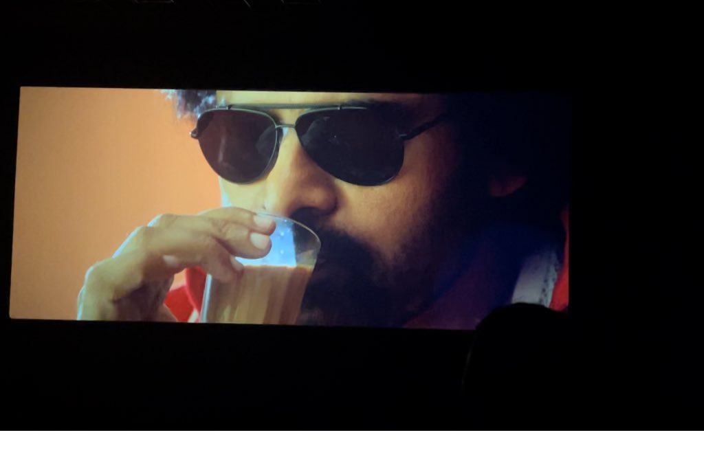 SivaRam01976358's tweet photo. పవన్ కళ్యాణ్ సినిమా రిలీజ్ అయితే ఫస్ట్ డే ఫస్ట్ షో చూస్తాము😍 , అదే జనసేనాని రాజకీయం చేస్తే ఎలెక్షన్ బూత్ దగ్గర నుంచుని వోట్ వేస్తాము✊..: జై పవన్ కళ్యాణ్ జై జనసేన ❤️ #itsbrotime #bro #janasena https://t.co/Y0RPEUfqAg