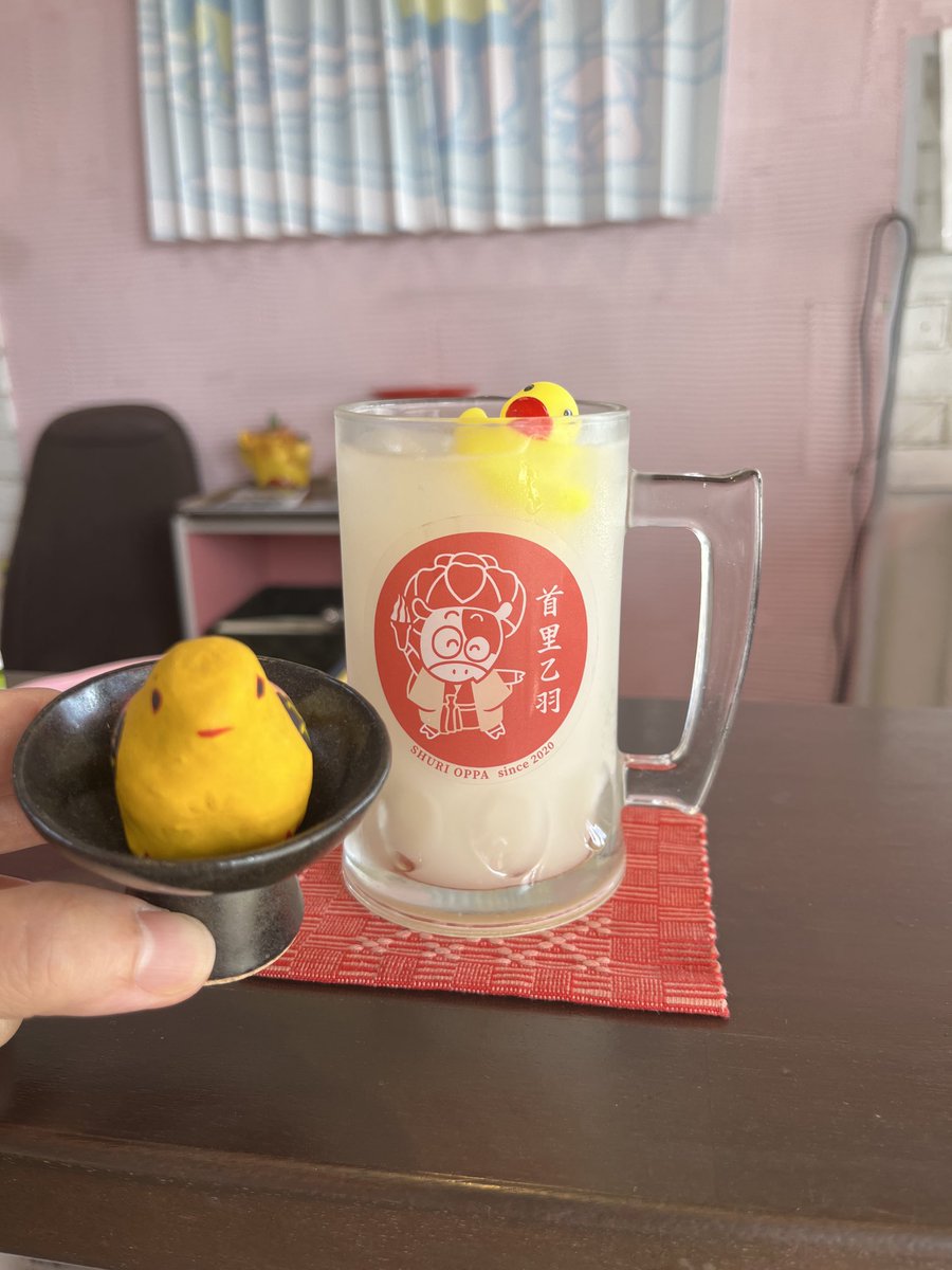 tomoonq's tweet photo. 私店「首里乙羽」openしてます。夏といえば…カルピス　始めました。手織りの首里花織コースターと共に、涼しい店内で一休みどうぞ🎐 https://t.co/wpNSDsUTeC
