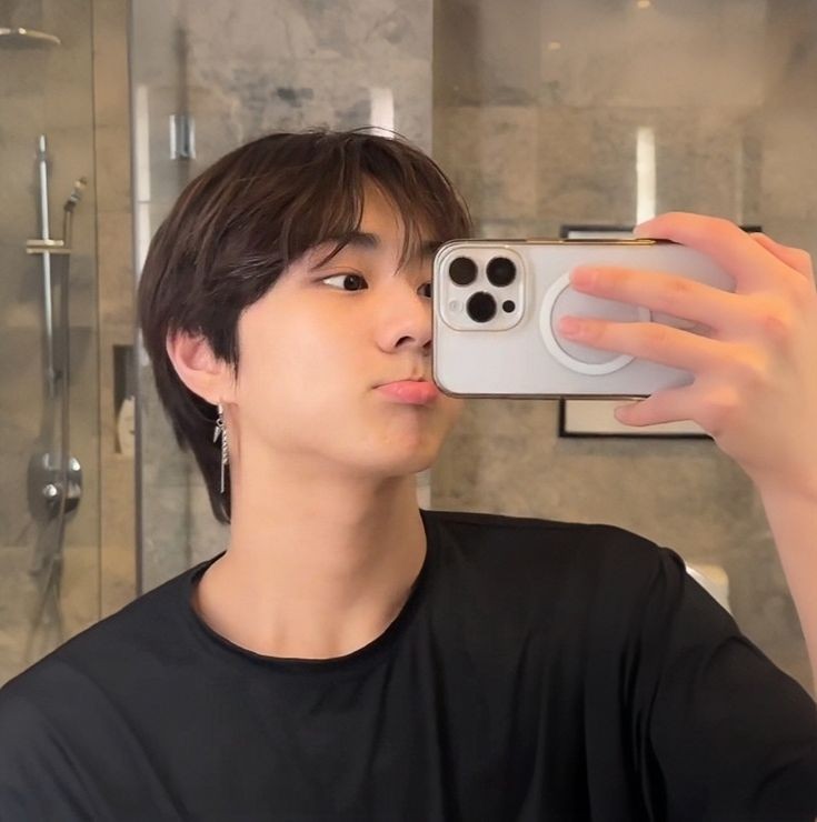 [ restarting ]

hi hello everyone &amp; everything! i'm shamae! looking for interactive moots!

— she/her, minor, a filo
— not new to #kpoptwt / #stantwt
— mainly for bts, enhypen &amp; svt
— any fandom will do
— papansin muna ako dito huuiii go! 
♡ / ↻ are very much appreciated ! mwaa