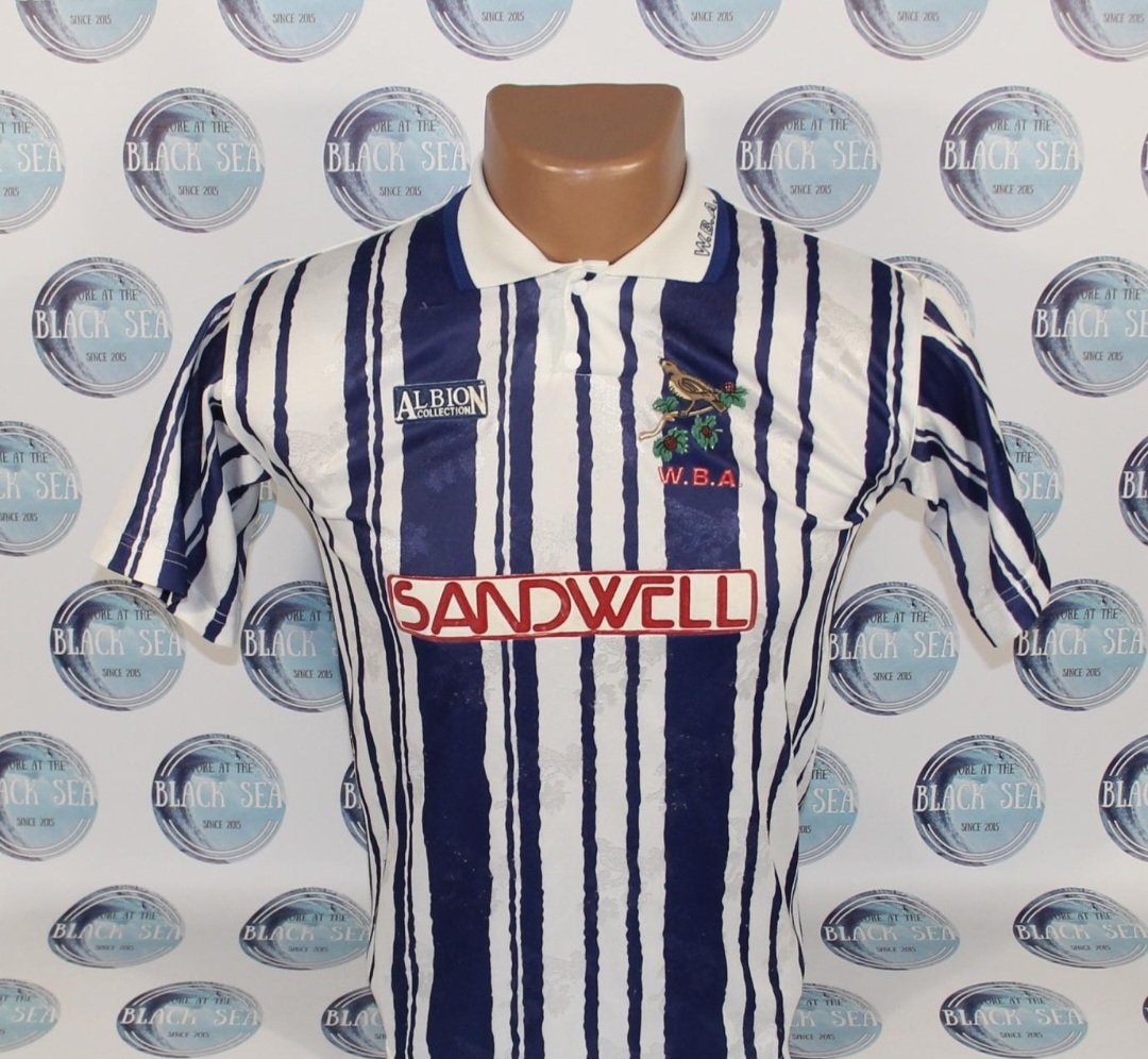 @murraycraven24 @footballkitarch @WinksFootball @Coxie84 @McDougle55 @RLFootyShirts @shirts_original @DTNFIRE @pvfcalex Another for the 'collection' The design produced a few seasons ago, by Puma.