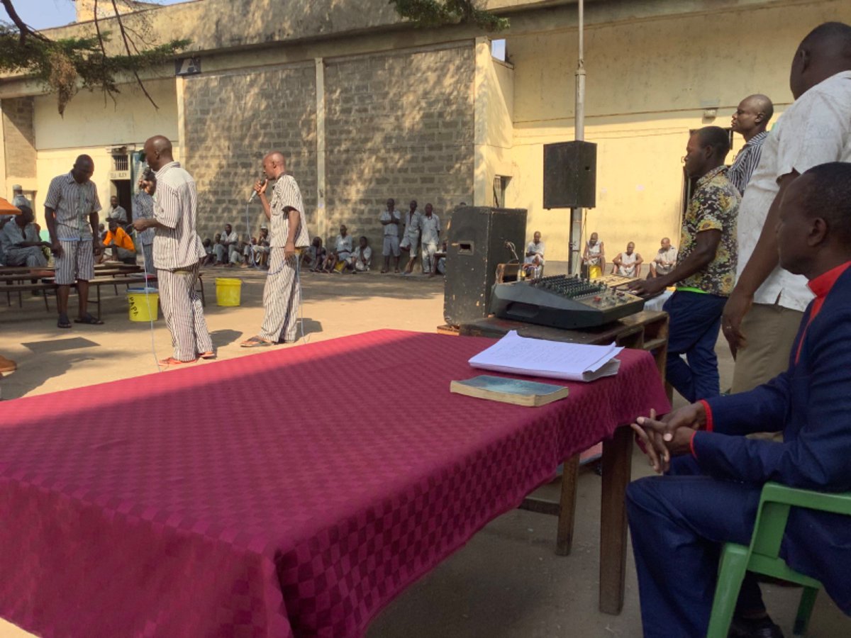 CrimeSiPoaKenya's tweet photo. Providing hope through the gospel has positive effects on lives & the community. Thank you so much Bishop Elly, Pastor Elisha & the entire Redeemed Gospel church for partnering with us during the sessions at Kibos Maximum Prison.
#HOPEedition
#CSPonthemove https://t.co/yidjC5Ubbc
