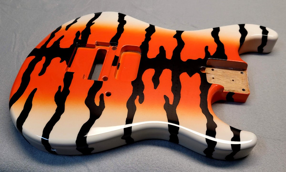 GuitarPaintGuys's tweet photo. Custom Tiger Finish 

https://t.co/HoixSpnfbT

#GuitarPaintGuys #GuitarPainting #GuitarFinishing #guitar #luthier #guitarpainter #tiger #custompaint #guitarplayer #tigerstripes #music #rocknroll https://t.co/liYlsQkMgZ