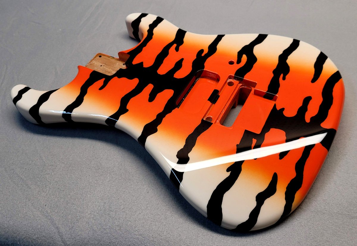 GuitarPaintGuys's tweet photo. Custom Tiger Finish 

https://t.co/HoixSpnfbT

#GuitarPaintGuys #GuitarPainting #GuitarFinishing #guitar #luthier #guitarpainter #tiger #custompaint #guitarplayer #tigerstripes #music #rocknroll https://t.co/liYlsQkMgZ