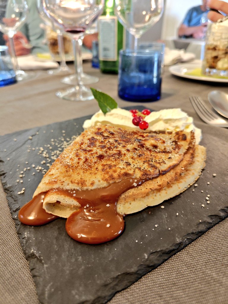 Zoe_in_transit's tweet photo. Last night's dinner at a local restaurant was so delicious. We don't normally take any desserts, but since with friends we tried, it was definitely too filling for me, but outstanding flavours! π½οΈπ·
#lugano #montebre https://t.co/f8sGkRUsbm
