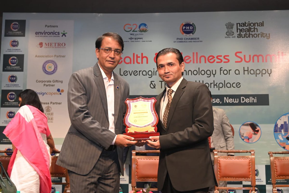MyMandiOnline's tweet photo. We are pleased to announce that our Head HR, Mr. Rohit Kumar, was honored at the Health and Wellness Summit by PHD Chamber of Commerce and Industry. The summit highlighted the crucial role of employee health in boosting efficiency. https://t.co/aYxhQJj8Hw