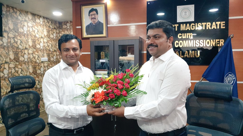 पलामू के नए DC ने समाहरणालय के कार्यालयों का किया निरीक्षण-The new DC of Palamu inspected the offices of the Collectorate