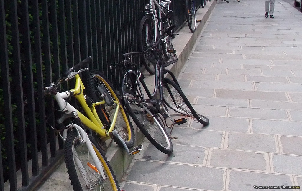 Emmanuel_CANES's tweet photo. @NiceJungle06 @BFMTV Contre les #GCUM sur le trottoir, ayez les bons réflexes 🤣 https://t.co/cVQLbzTwN8