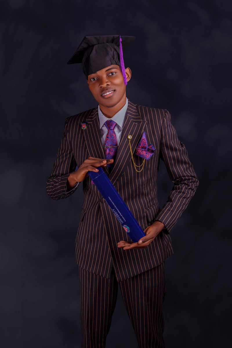 Bugomafc's tweet photo. Congratulations to our own @MuherezaBrian11 upon finishing a remarkable achievement of attaining a bachelor’s degree in law.

We have no doubt that your journey will be filled with great success &amp; blessings as you contribute to the legal field in Uganda.

#Bugomafc https://t.co/UIxfmQLpF8