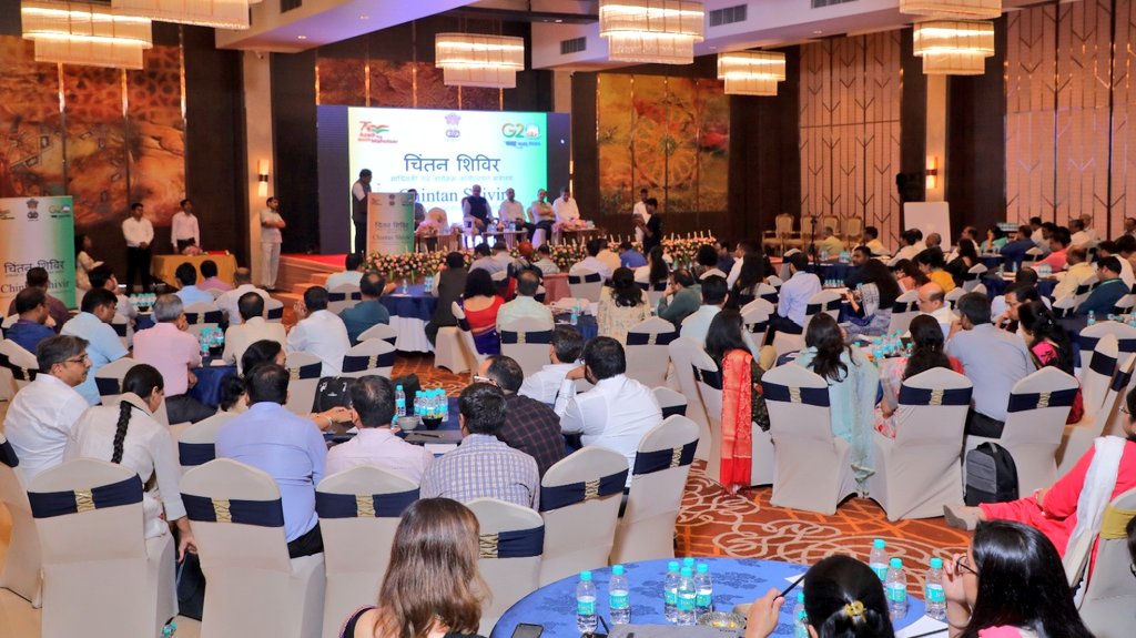 Rao_InderjitS's tweet photo. Chaired the Chintan Shivir organised by the @GoIStats. A detailed discussion was held on various challenges faced in NSS surveys, including timeliness, data quality, frequency and requirement of more granular data and inconsistencies with other data sources. https://t.co/rBPkn5O0Qa