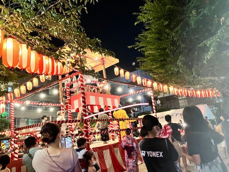 MineshoPto's tweet photo. 鵜の木三丁目盆踊り🏮2日目も行ってきました❗️
昨日もポップコーン🍿飲み物🥤販売お手伝いしてきました。
ポップコーンは20時前に完売、飲み物も21時前に大半が完売していました🥹
お忙しい中お手伝いいただいた方ありがとうございました🙏

来年も楽しみにしています🎵 https://t.co/hoH1Tfucgo