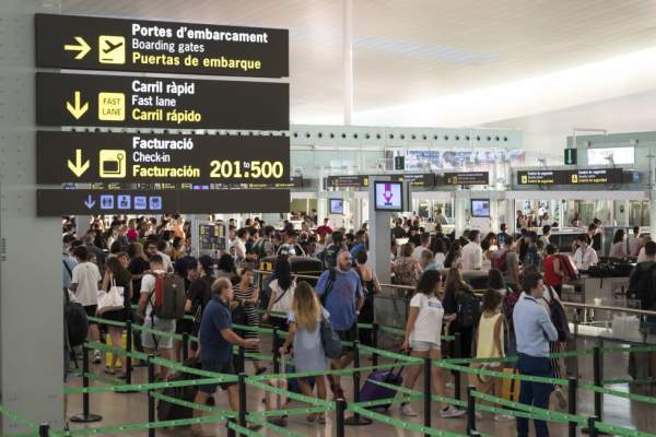 ℹ️ Hoy empieza la 'operación salida' de agosto en el Aeropuerto de Barcelona-El Prat que se alargará hasta el próximo martes. Hay previstas 4.706 operaciones, lo que supone 499 operaciones menos respecto 2019 y que Palma de Mallorca adelante a El Prat en esta operación salida.