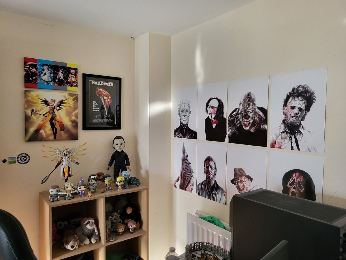 TheImpess19's tweet photo. My little corner is coming along nicely https://t.co/dkMGCf7Xfo