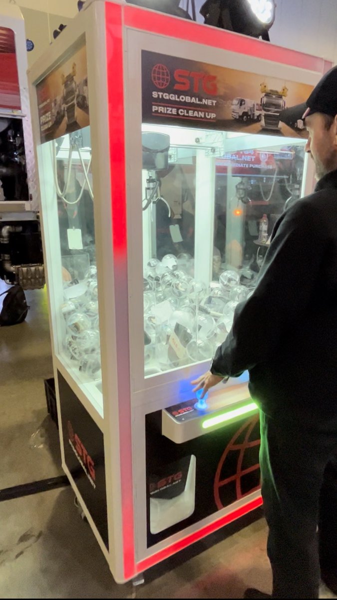 STG Global showcased waste management trucks that were including the Tusks frontloader, HDV6000 + Jetter, and Bandit Side Loader. A crowd favourite at the event for visitors (and their teams!)  was experiencing a glimpse of the Tusks front loader with STG's claw machine.