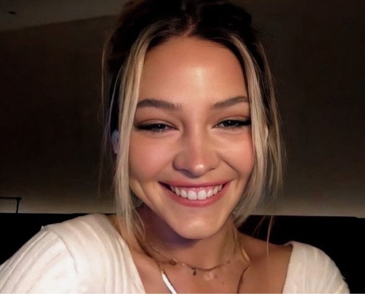 Yo también os doy los buenos días ♥

••|| #Freerol #sexrol ||••